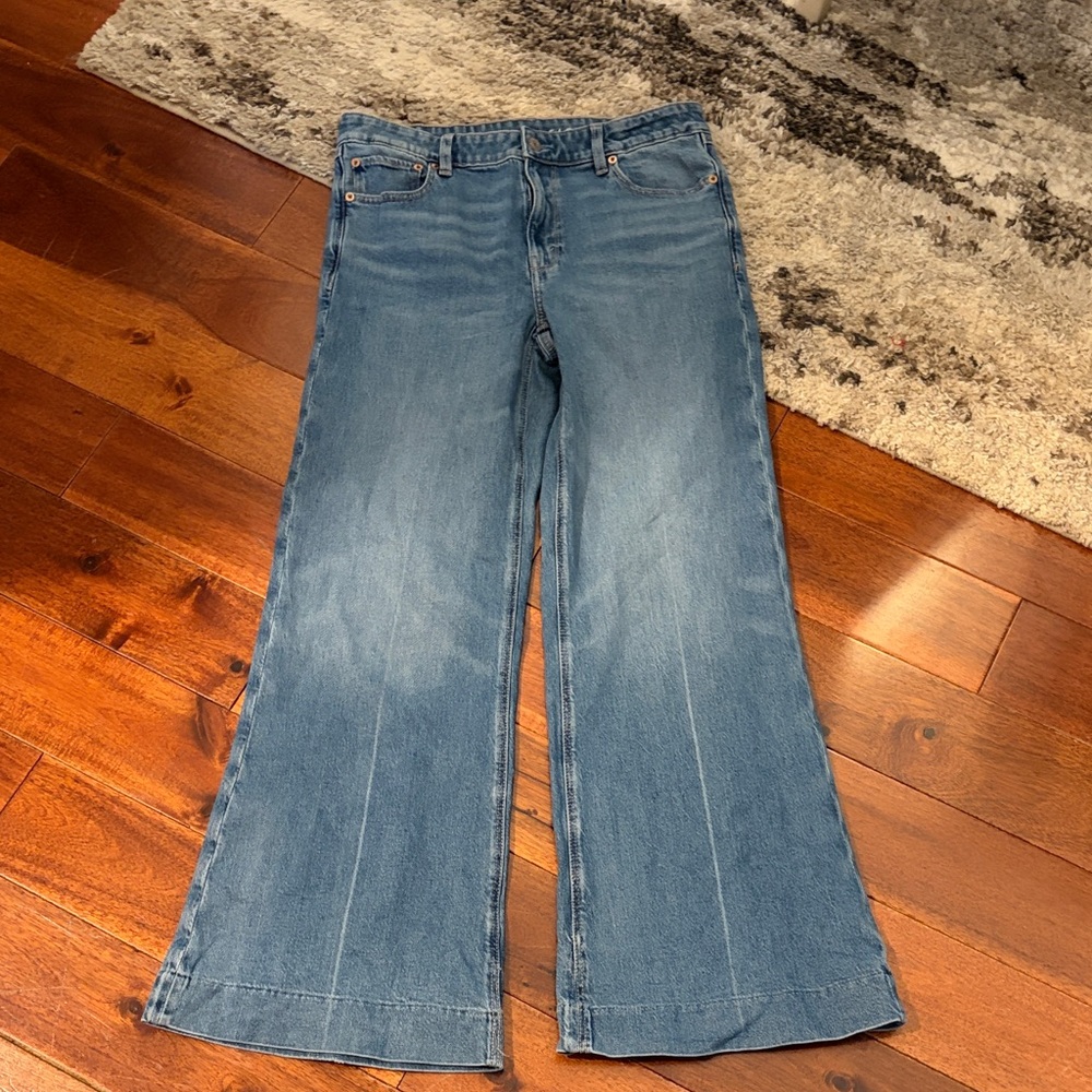 AE Classic Women's Jeans. Size 8 long wide leg